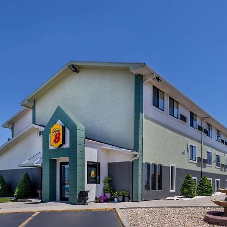 Super 8 By Wyndham Kansas City At Barry Road/Airport Dış mekan fotoğraf