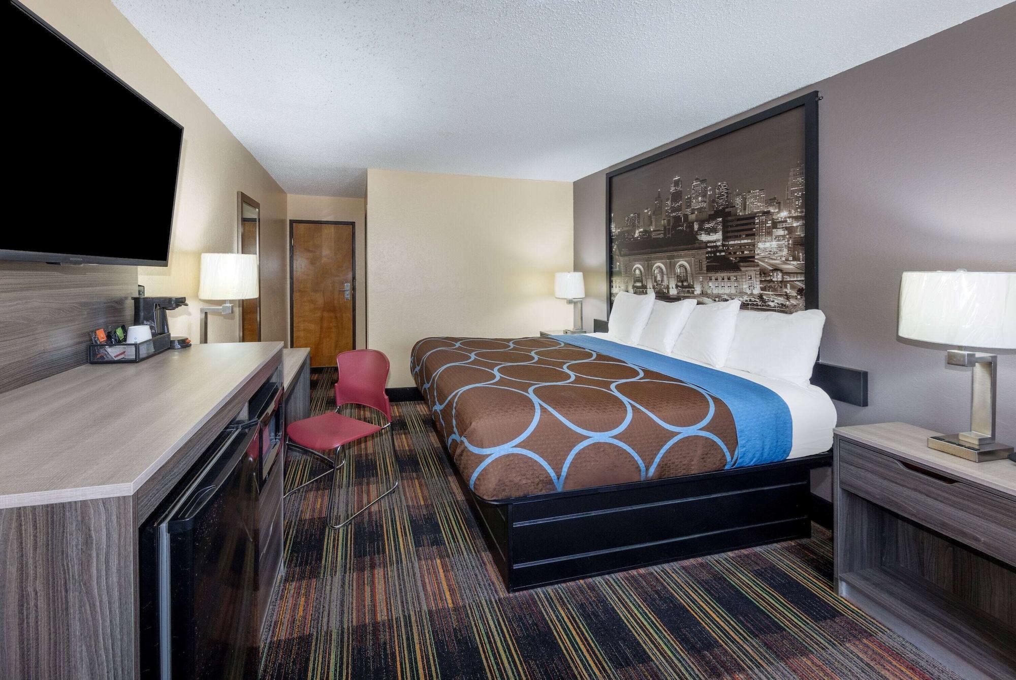 Super 8 By Wyndham Kansas City At Barry Road/Airport Dış mekan fotoğraf