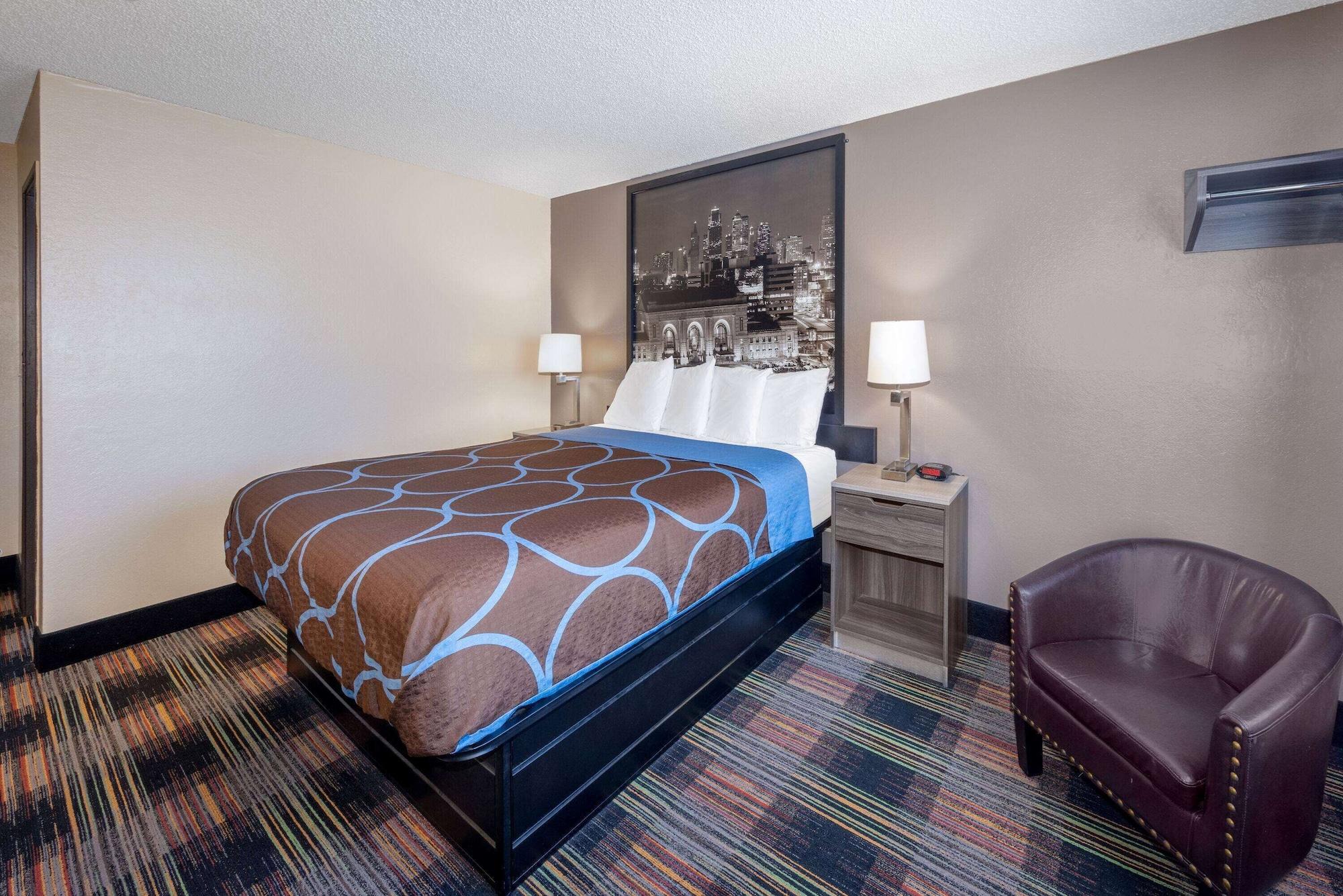Super 8 By Wyndham Kansas City At Barry Road/Airport Dış mekan fotoğraf